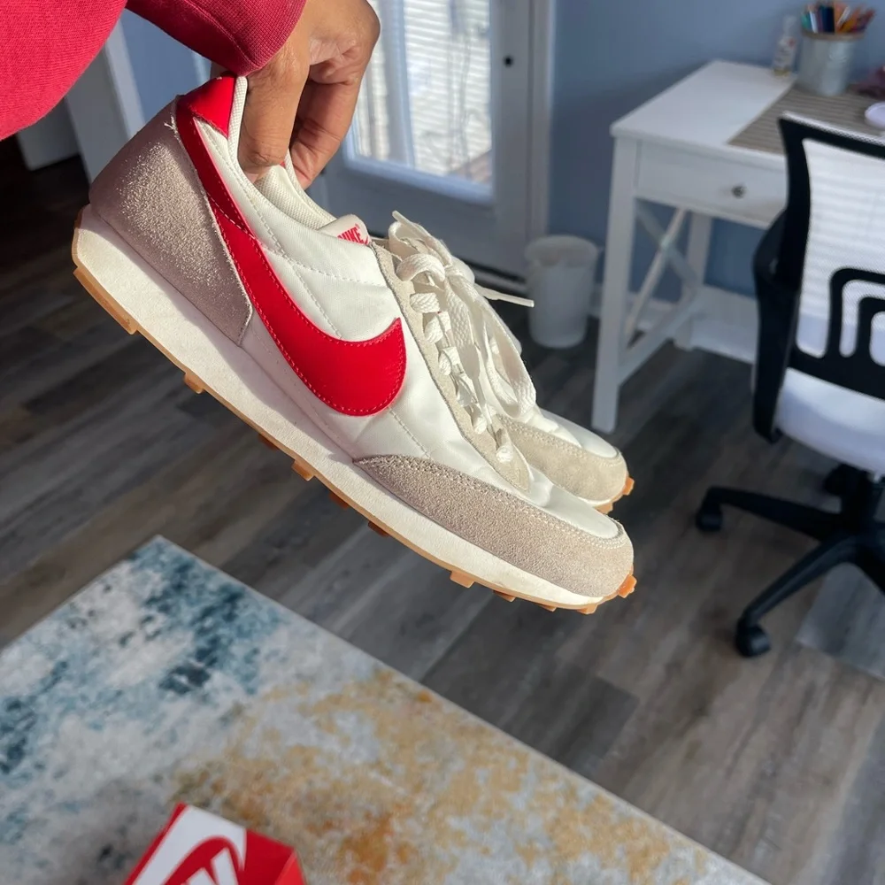 Nike Daybreak Women’s Sneakers Summit White & University Red Shoe